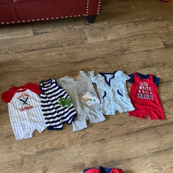 5 outfits for 0-3 months - Picture 4 of 4